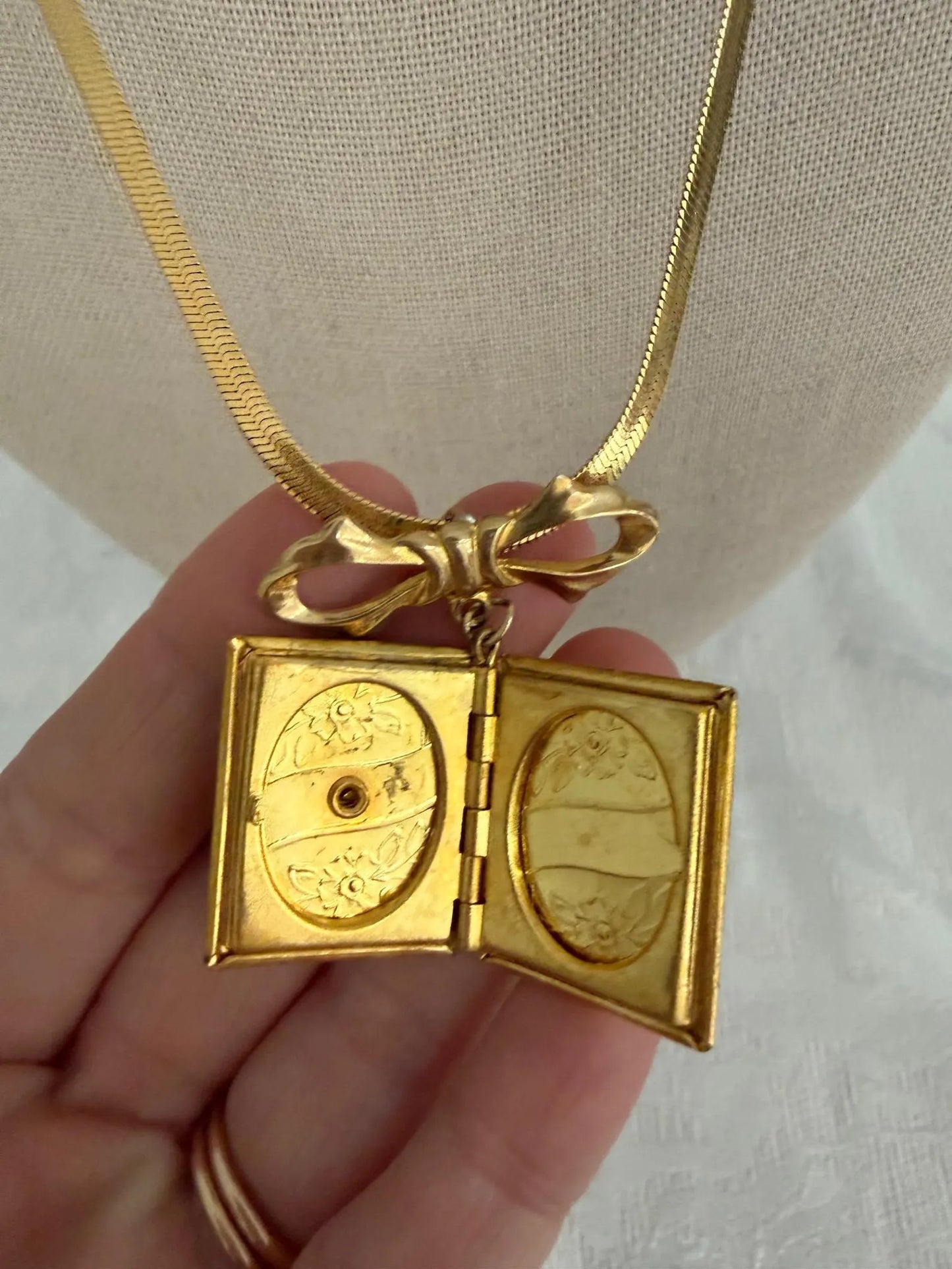 Vintage Gold Plated Bow Locket Necklace